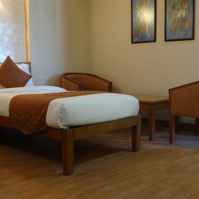 Hotel Abigail Regency Sirdi Szoba fotó