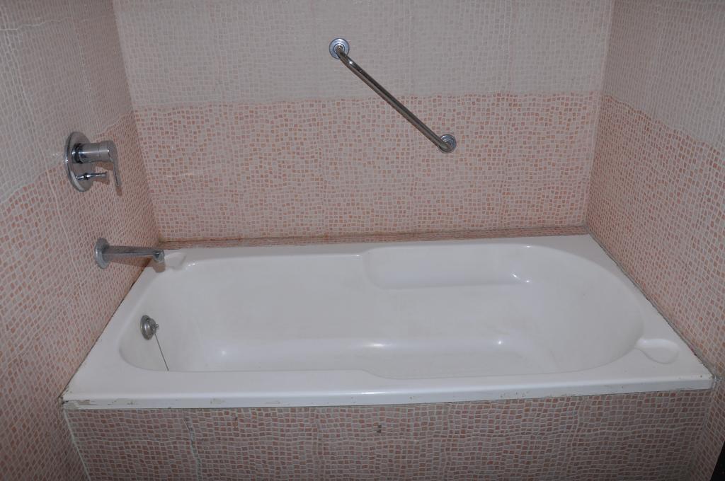 Hotel Abigail Regency Sirdi Kültér fotó